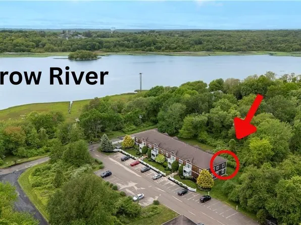 21 Starr Dr APT 207, Narragansett, RI 02882