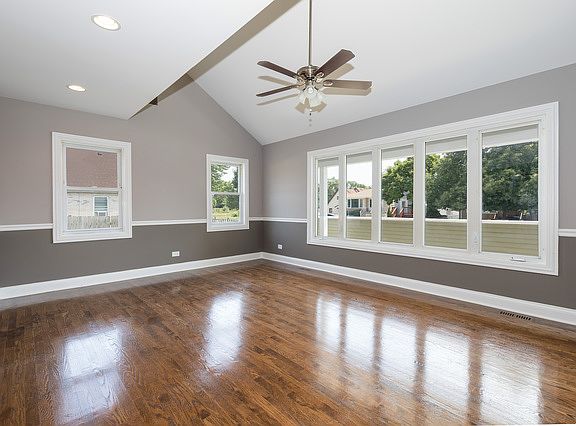 2nd image of 2618 W 98th St