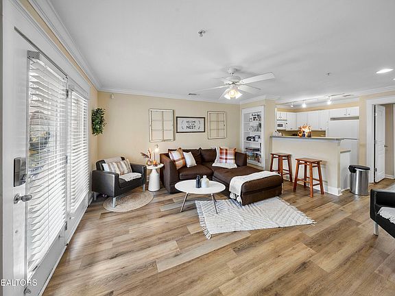 3rd image of 3831 Cherokee Woods Way APT 203