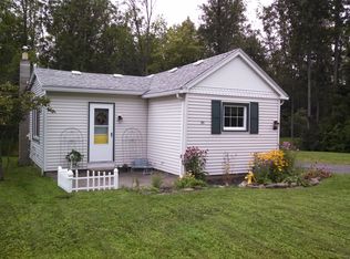 35 Huffer Rd, Hilton, NY 14468