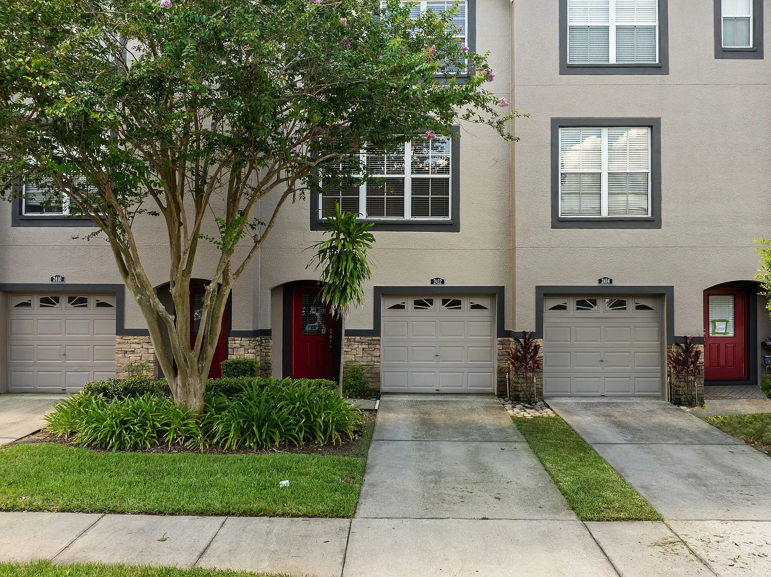 3-Bed, 3.5-Bath End-Unit Townhome In Gated Brandon Community — Photo 2