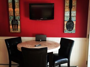 242 Amherst St, Granby, MA 01033