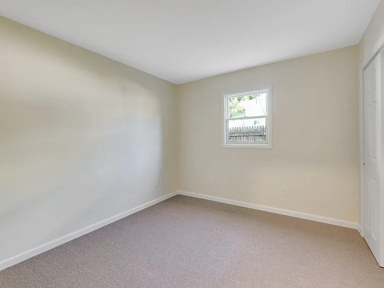 192 Maywood Ave — Photo 7