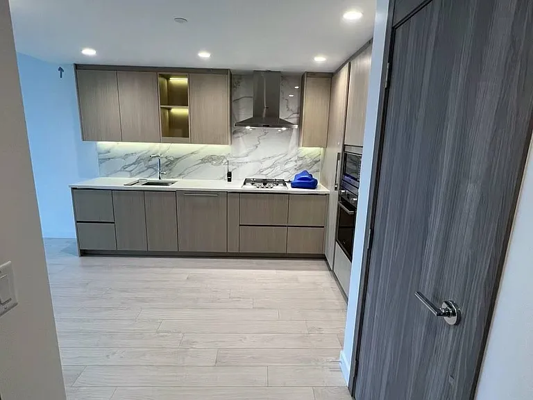4880 Lougheed Hwy #1206 — Photo 3