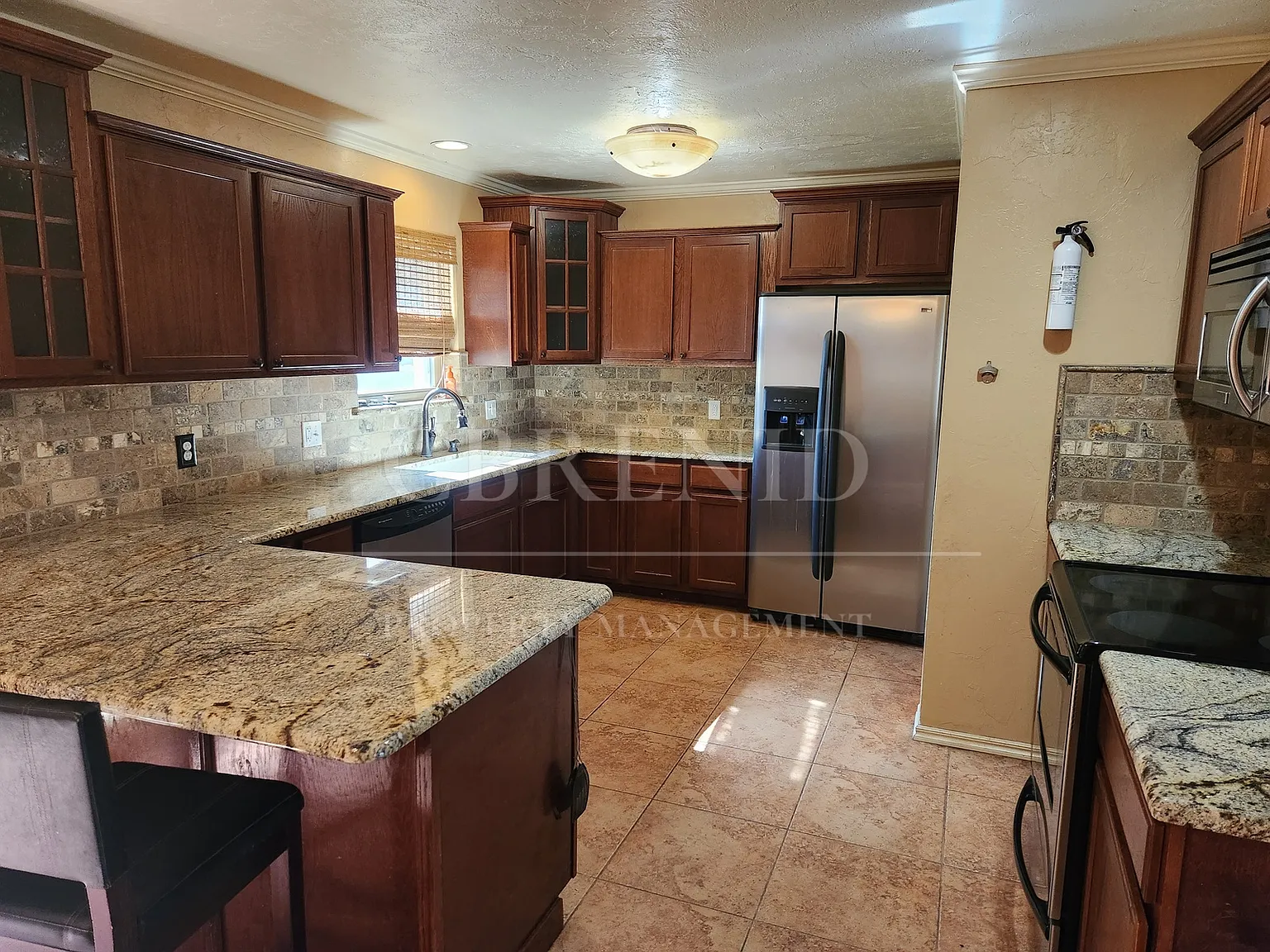 3 bed, 2.5 bath, 2200 sqft, $1,800 — Photo 3