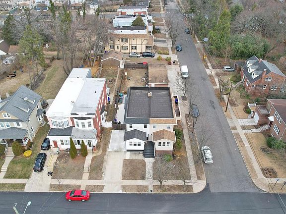 5th image of 331 Sloan Ave