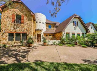 402 Manor Rd, Laredo, TX 78041