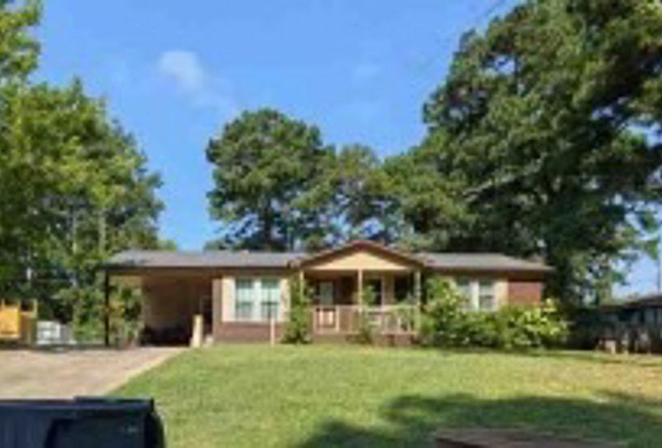 1st image of 1009 14th Ave SW