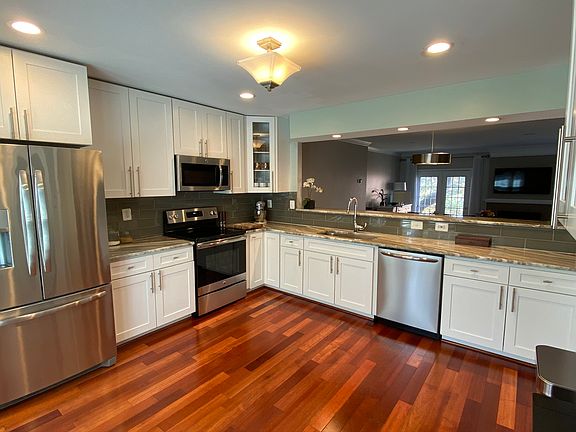5th image of 216 Gretna Green Ct