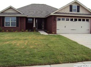 6915 Breyerton Way, Owens Cross Roads, AL 35763