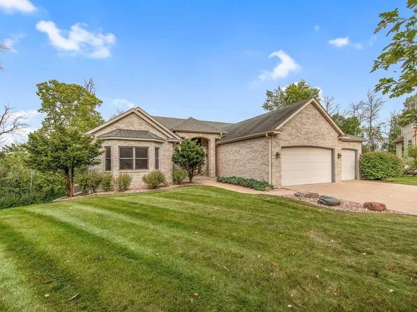 1367 Wolf Cir, Lino Lakes, MN 55038