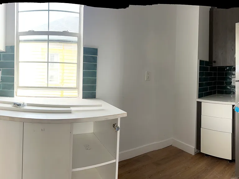 312 W 37th St #A — Photo 8