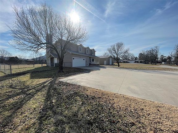 4th image of 178 Wilson Dr