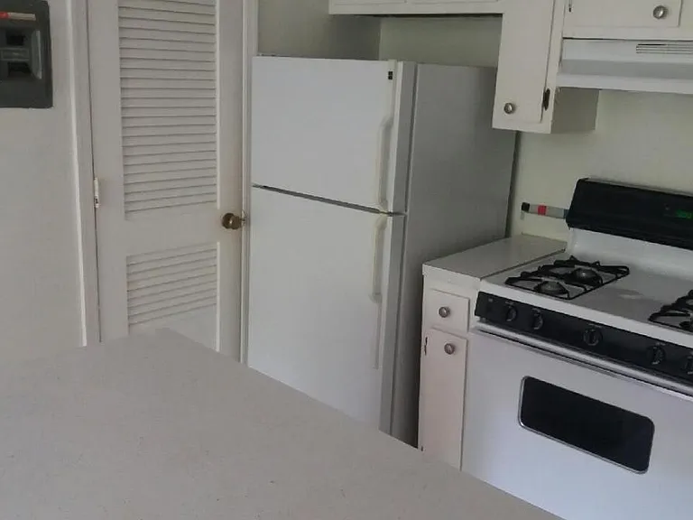 2400 Arlington Blvd #9 — Photo 2
