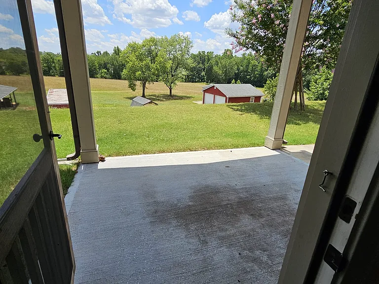 416 Sunnybrook Ln — Photo 32