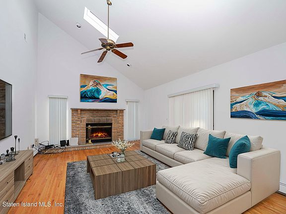 5th image of 151 Wieland Ave