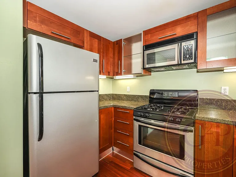 200 Townsend St #1 — Photo 8