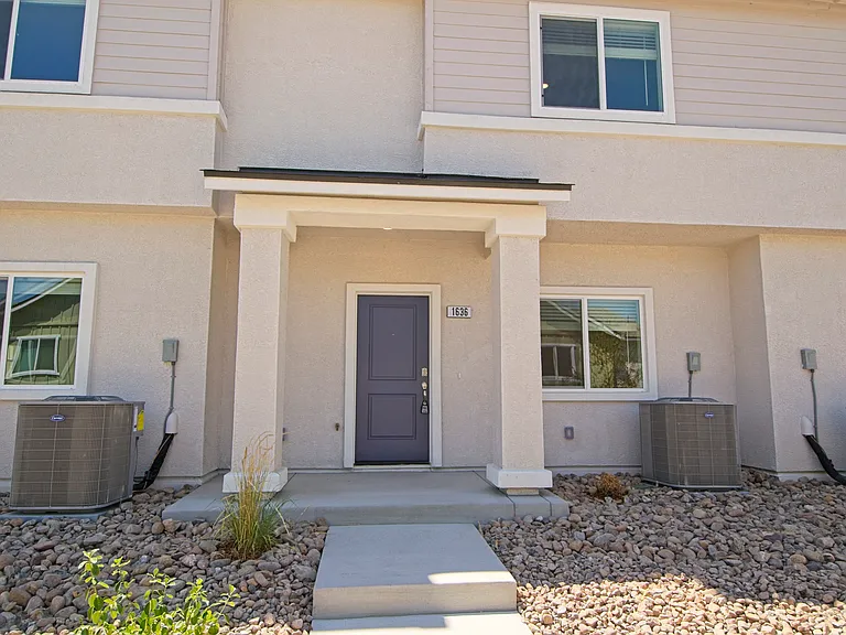 1636 Prancer St — Photo 1