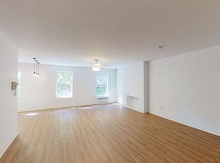 105 W 16th St APT 2, New York, NY 10011