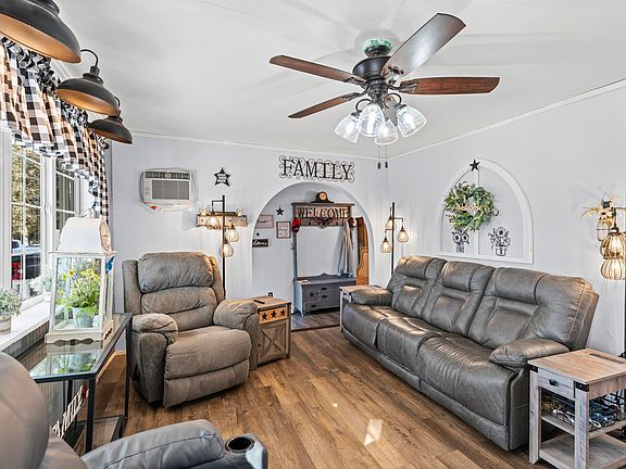 3rd image of 5612 Hasco Rd