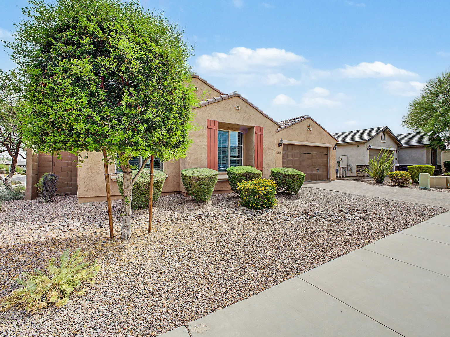 4 bed, 2405 sqft, $3,850 — Photo 4
