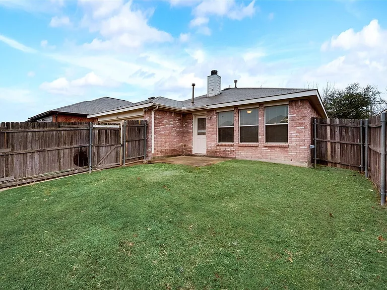 2946 Midbury Dr — Photo 20