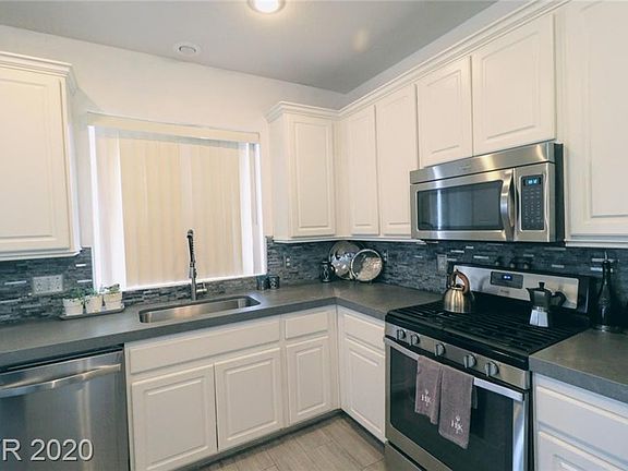 4th image of 3468 Balanced Rock St