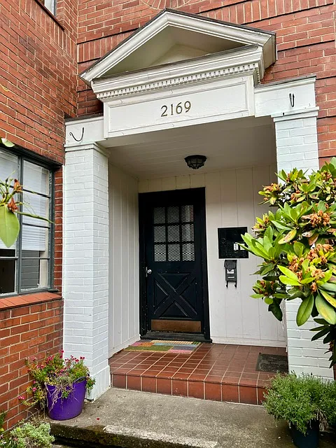 2 bed, 865 sqft, $2,300 — Photo 4
