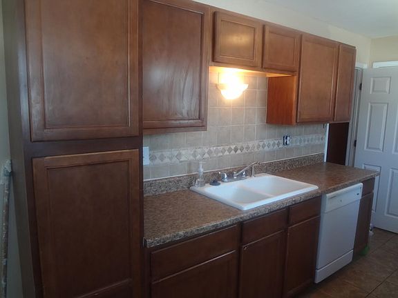 3rd image of 12164 Sunnycrest Pl