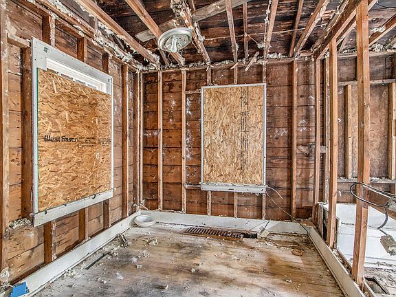 4th image of 1914 N Rose St