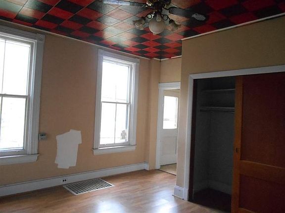 4th image of 109 Baker Ave