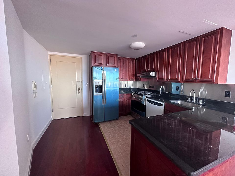 1st image of 13338 Sanford Ave #12F