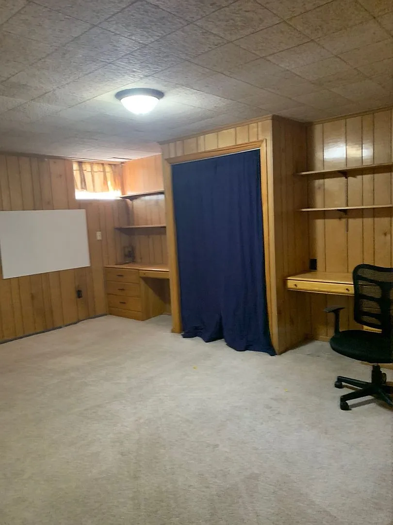 5 Bedroom 3 Bath House with 2 Car Garage — Photo 3