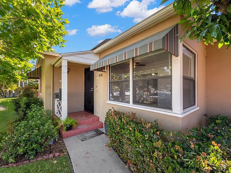 4735 Valencia Dr #FRONT — Photo 2