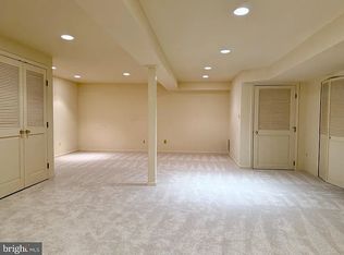 3667 N Harrison St, Arlington, VA 22207