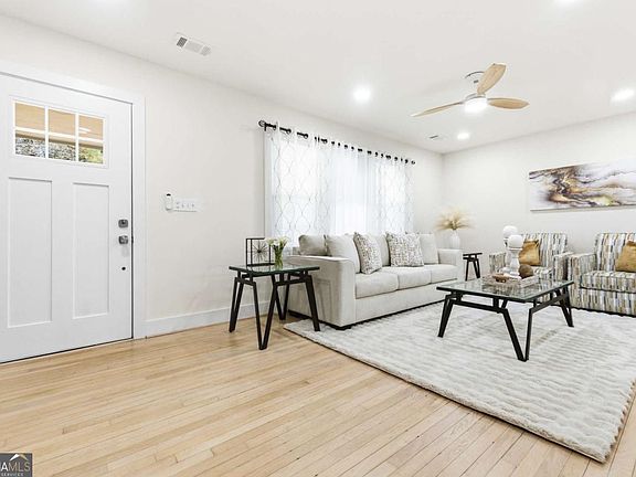 4th image of 1903 S Columbia Pl