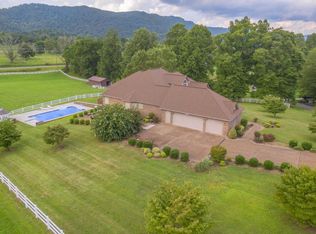 193 Maple Dr, La Follette, TN 37766
