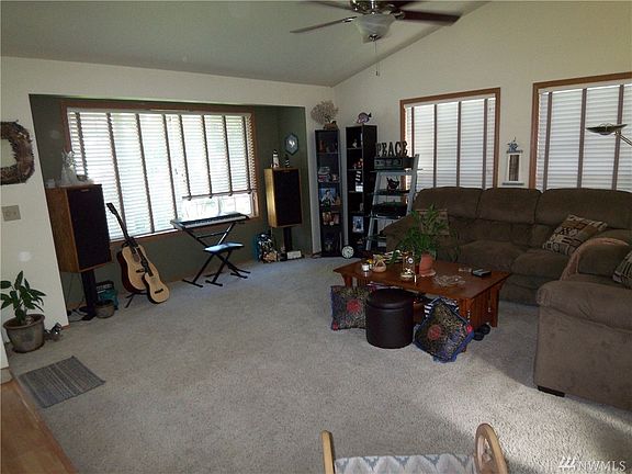 3rd image of 3519 Olympic St SE