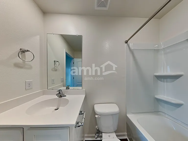 2054 Southlea Dr — Photo 18