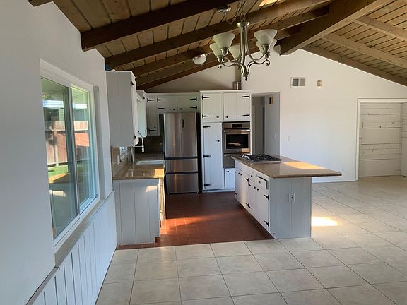 Great kitchen for Entertaining