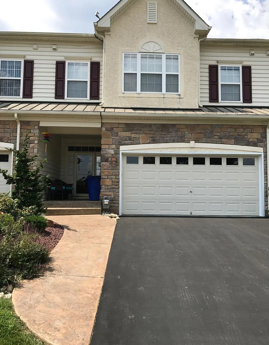 3819 Allen Street — Photo 1