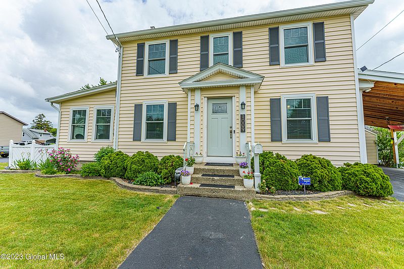 4th image of 1009 Washington Avenue