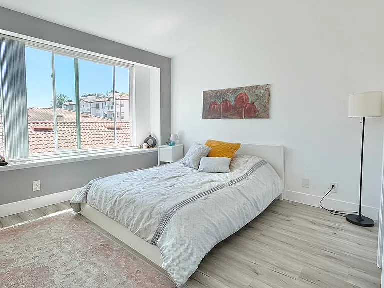 Secondary ensuite bedroom