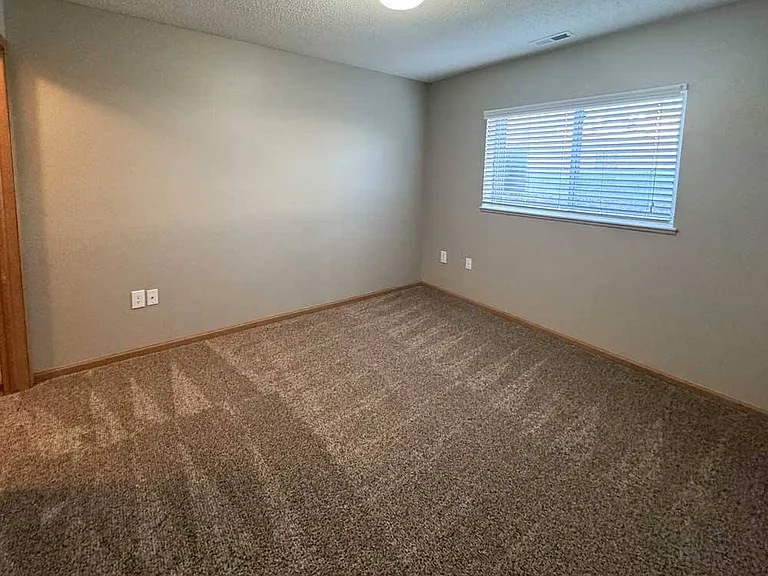 Highland View Apartments — Photo 154