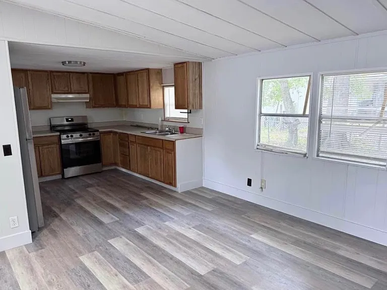 20504 Spanish Ln — Photo 18