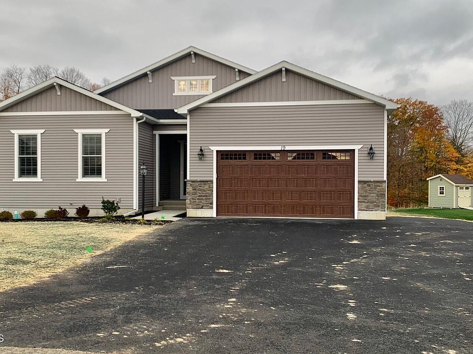 9 Wheatfield Way, Mechanicville, NY 12118 MLS 202320429 Zillow