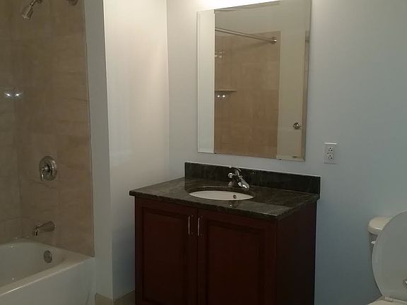 4th image of 901 N Penn St Unit F1306