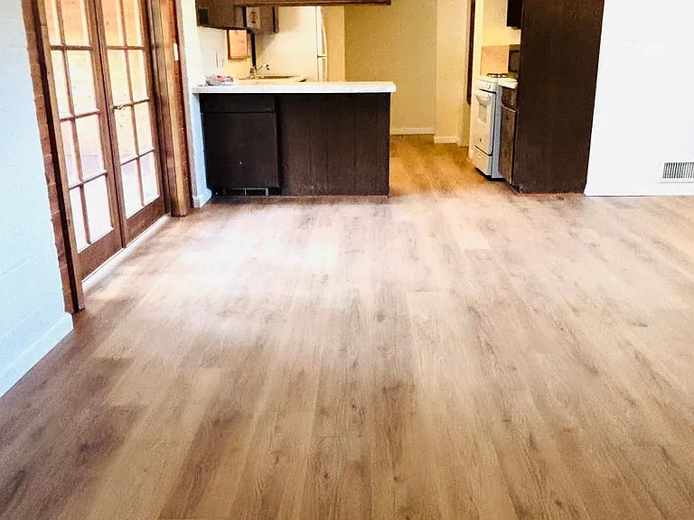 903 Green Ln — Photo 4