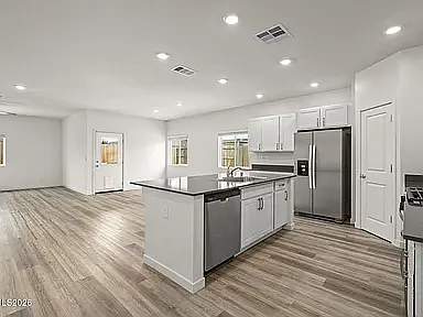 4 bed, 1825 sqft, $2,800 — Photo 4