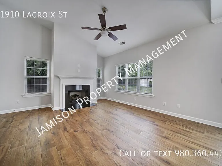 11910 Lacroix St — Photo 5